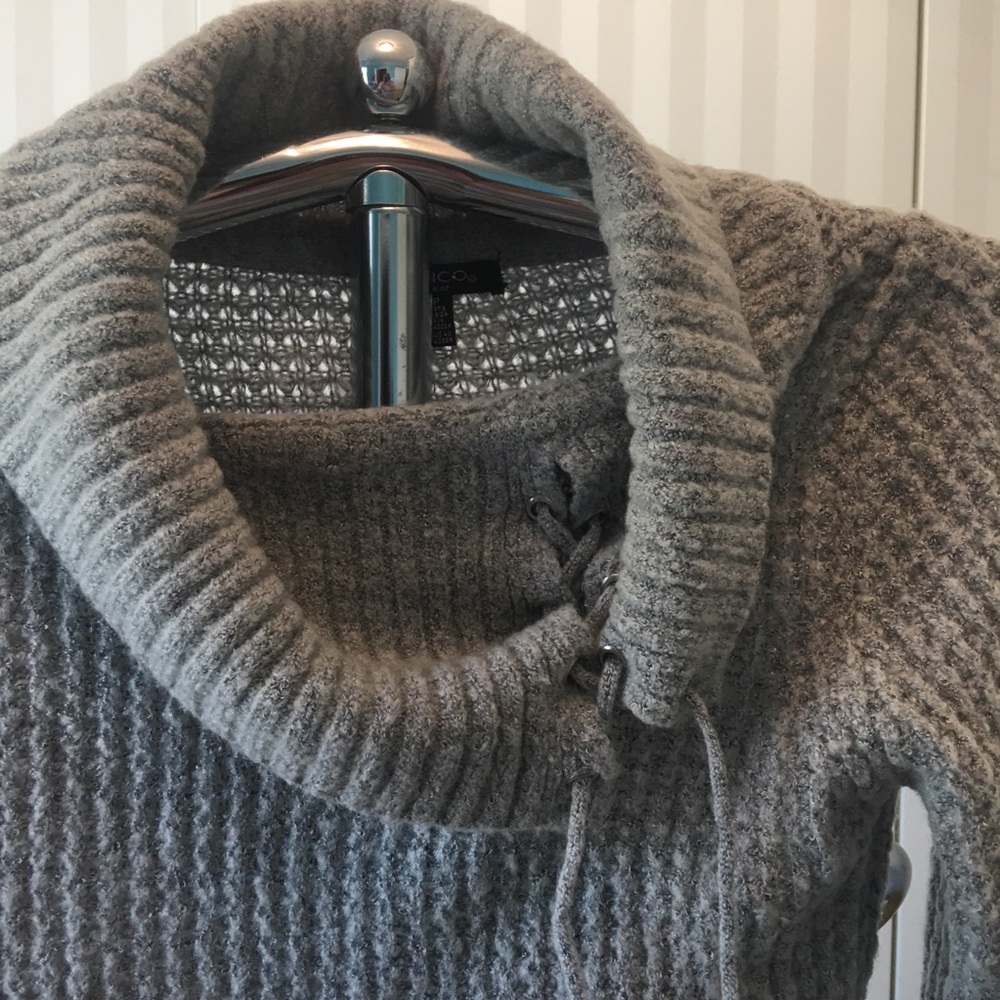 Ilanco gray lace up neck beautiful loose knit long sleeve sweater Size S
